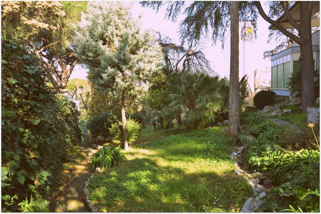 Casa Per Ferie Cardinal G. Guarino Bed & Breakfast Rome Luaran gambar