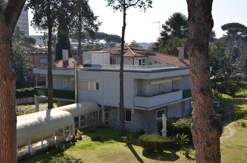 Casa Per Ferie Cardinal G. Guarino Bed & Breakfast Rome Luaran gambar