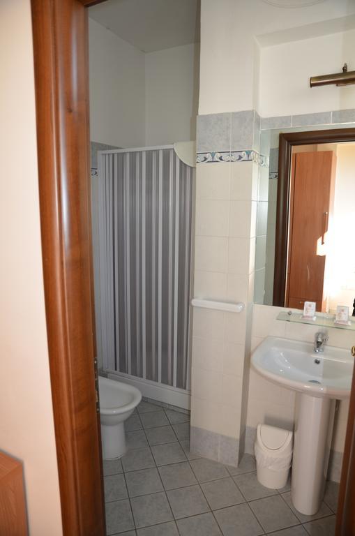 Casa Per Ferie Cardinal G. Guarino Bed & Breakfast Rome Bilik gambar