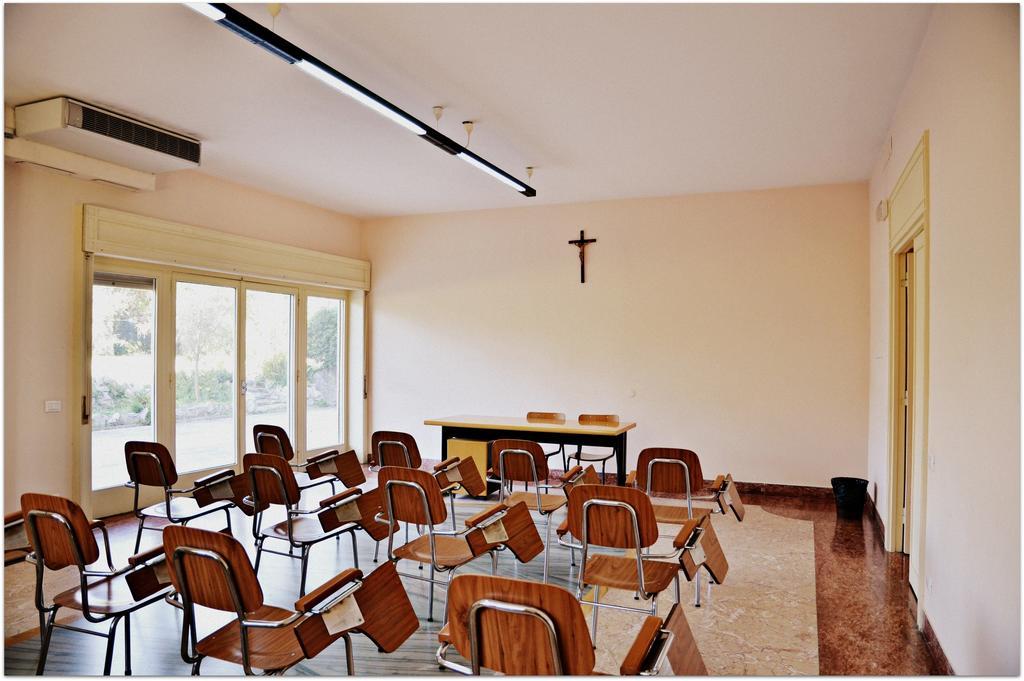 Casa Per Ferie Cardinal G. Guarino Bed & Breakfast Rome Luaran gambar