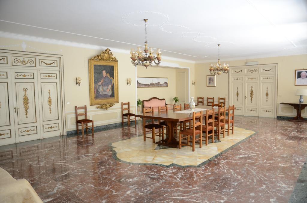 Casa Per Ferie Cardinal G. Guarino Bed & Breakfast Rome Luaran gambar