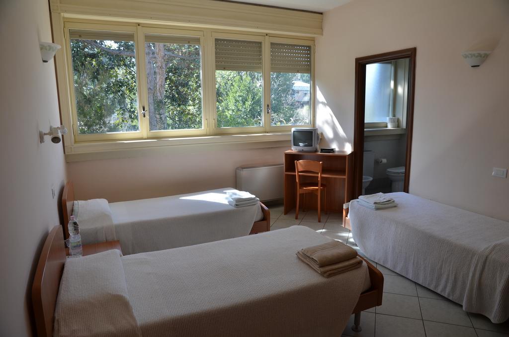 Casa Per Ferie Cardinal G. Guarino Bed & Breakfast Rome Bilik gambar