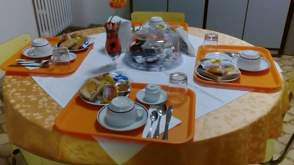 Casa Per Ferie Cardinal G. Guarino Bed & Breakfast Rome Luaran gambar