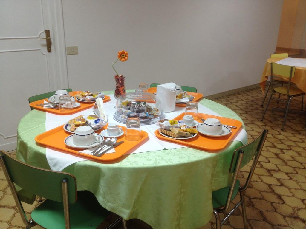 Casa Per Ferie Cardinal G. Guarino Bed & Breakfast Rome Luaran gambar